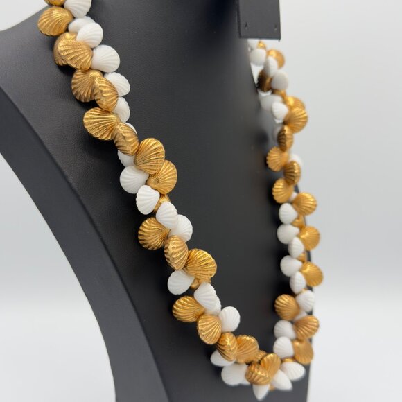 Vintage Double Twist Gold Tone White Plastic Sea Shell Beaded Necklace 20" - Picture 2 of 13